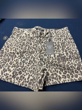 d. jeans Tan and Black Leopard Print Jean shorts with pockets! Cute comfy & cool